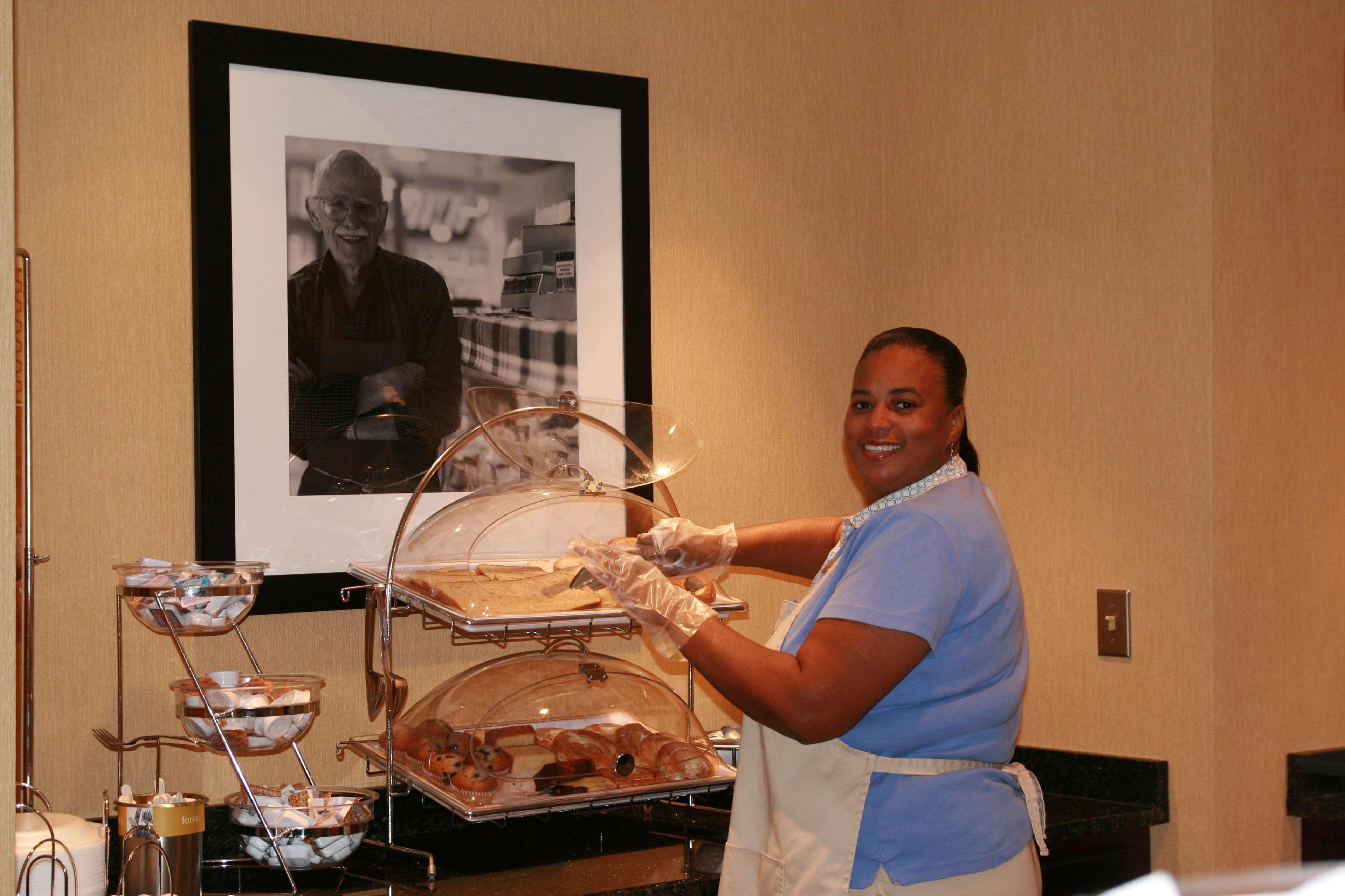Hampton Inn Jackson-College Avenue Restaurang bild