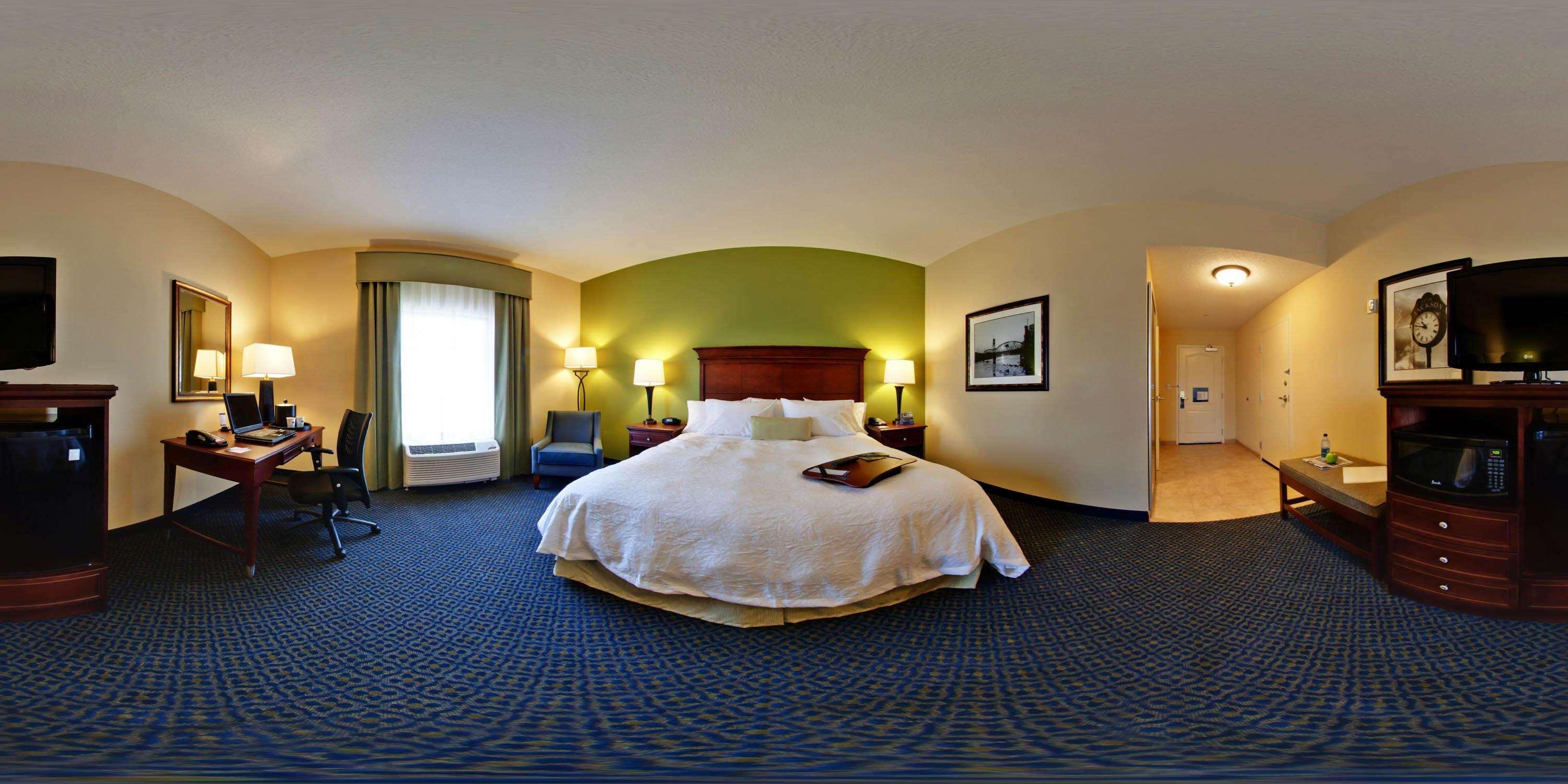 Hampton Inn Jackson-College Avenue Exteriör bild