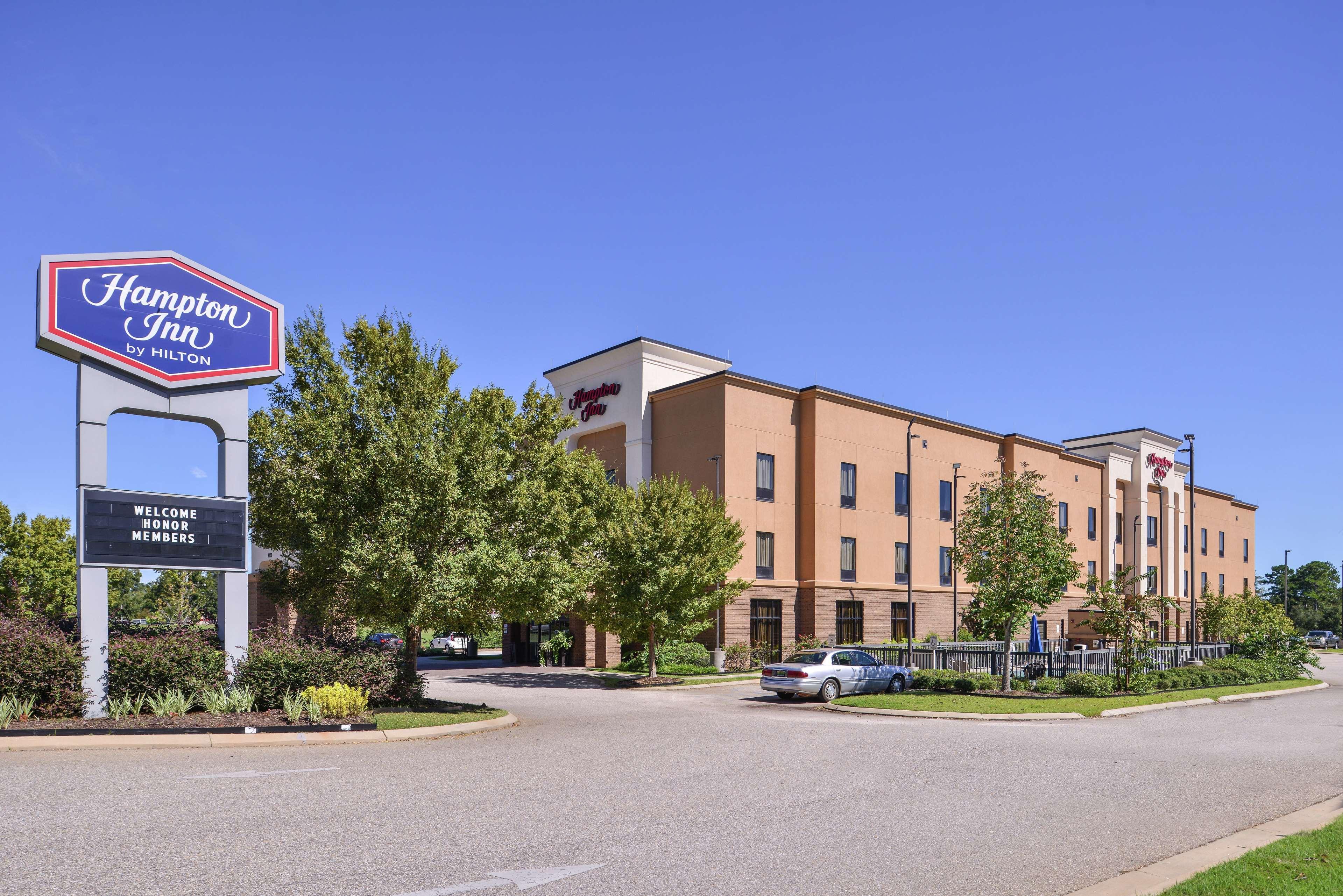 Hampton Inn Jackson-College Avenue Exteriör bild