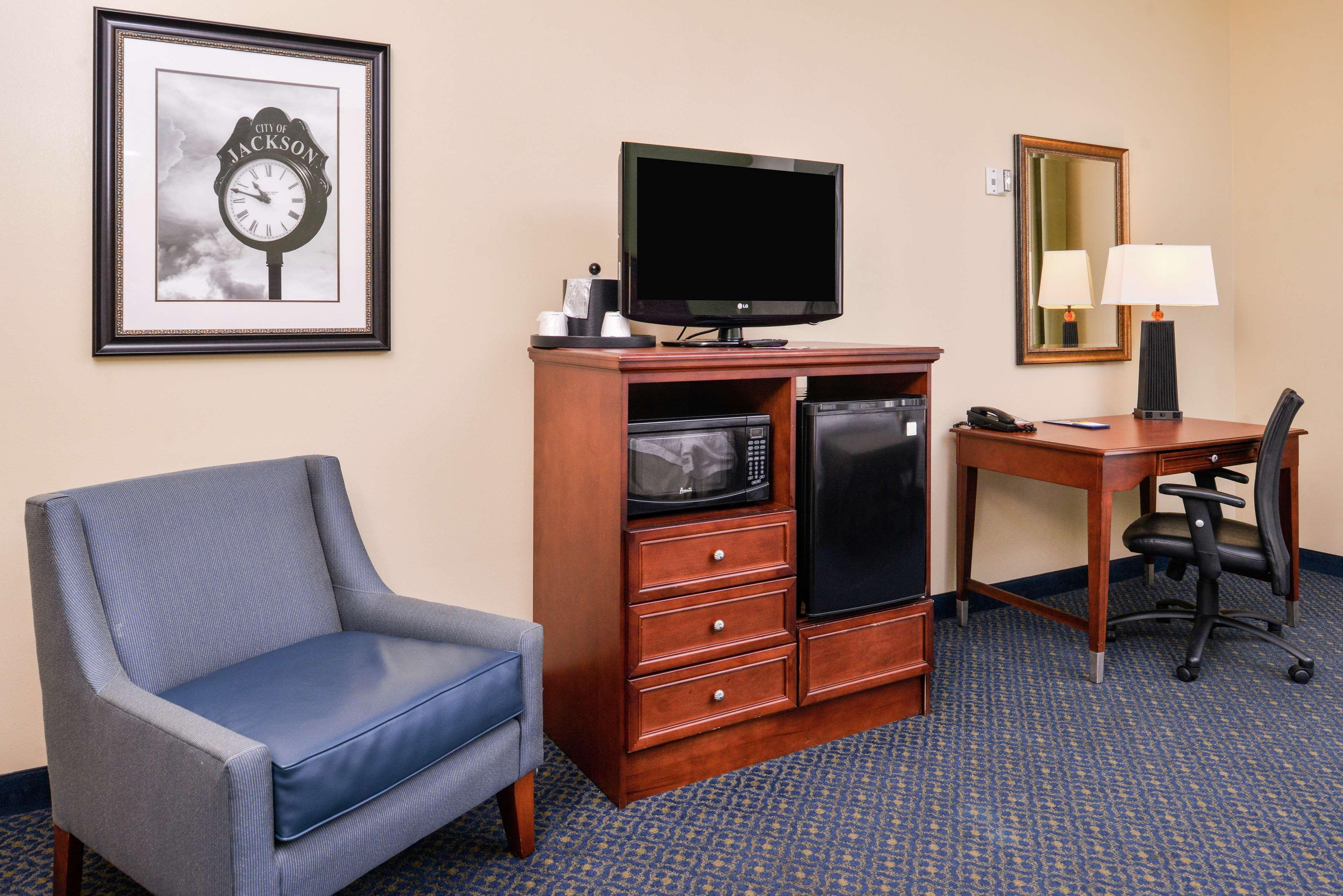 Hampton Inn Jackson-College Avenue Exteriör bild