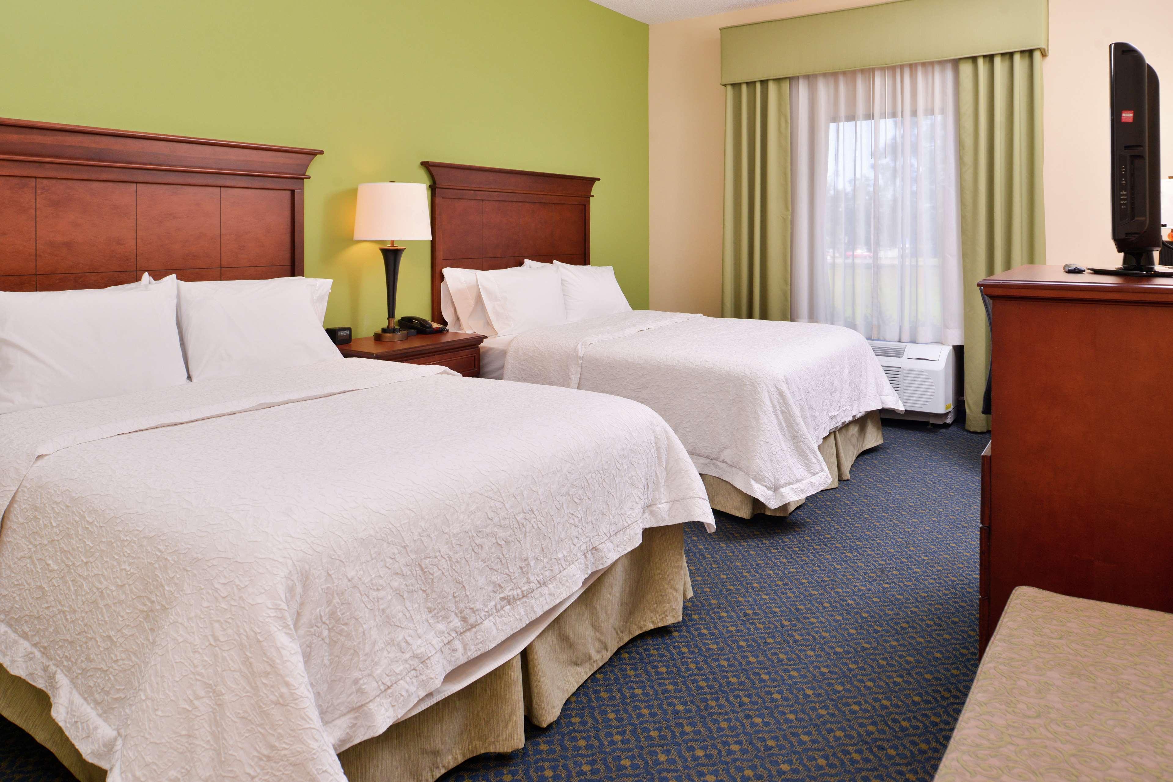Hampton Inn Jackson-College Avenue Exteriör bild
