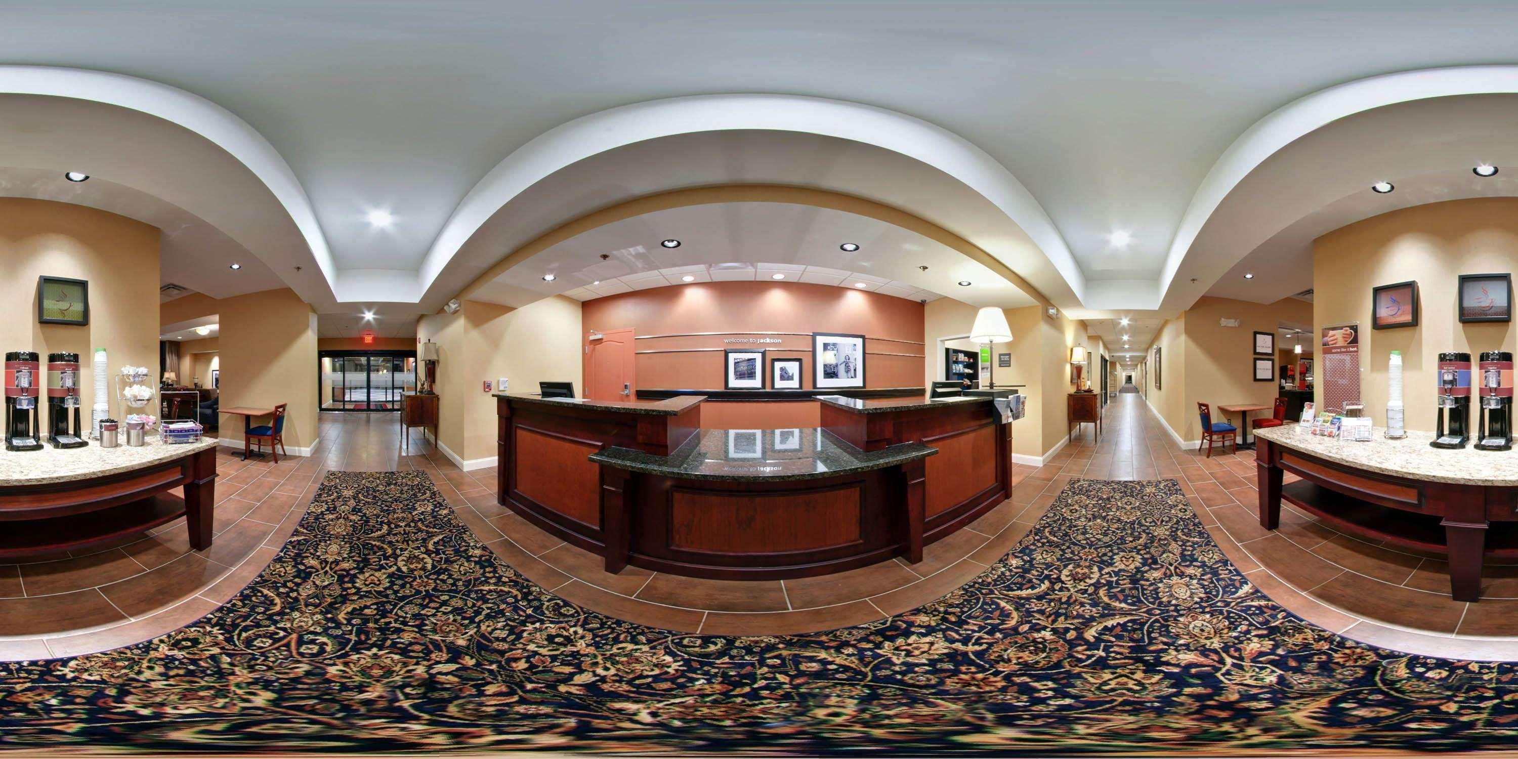 Hampton Inn Jackson-College Avenue Exteriör bild